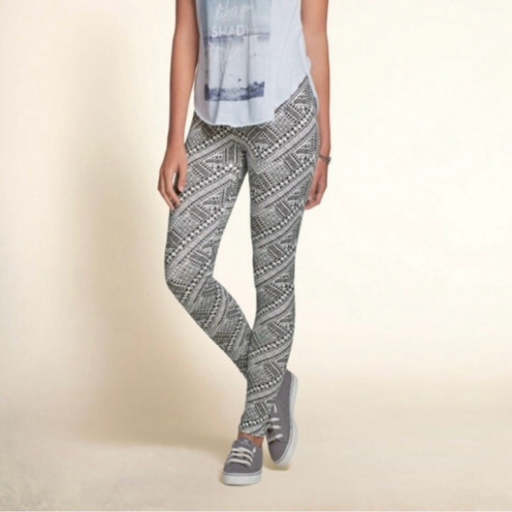 Hollister Black & White Tribal Print Leggings Size XS
